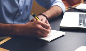 仕事のミスを防ぐにはノートに書く！ノートを書いて失敗を減らそう。