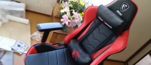 ゲーミングチェアのmsi「MAG CH120 SERIES」を買ったので、レビュー。めっちゃ快適。